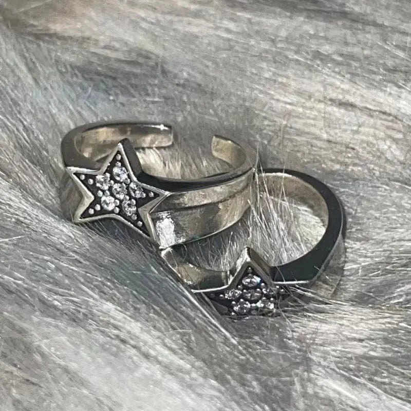 Anillo de pentagrama en forma de estrella