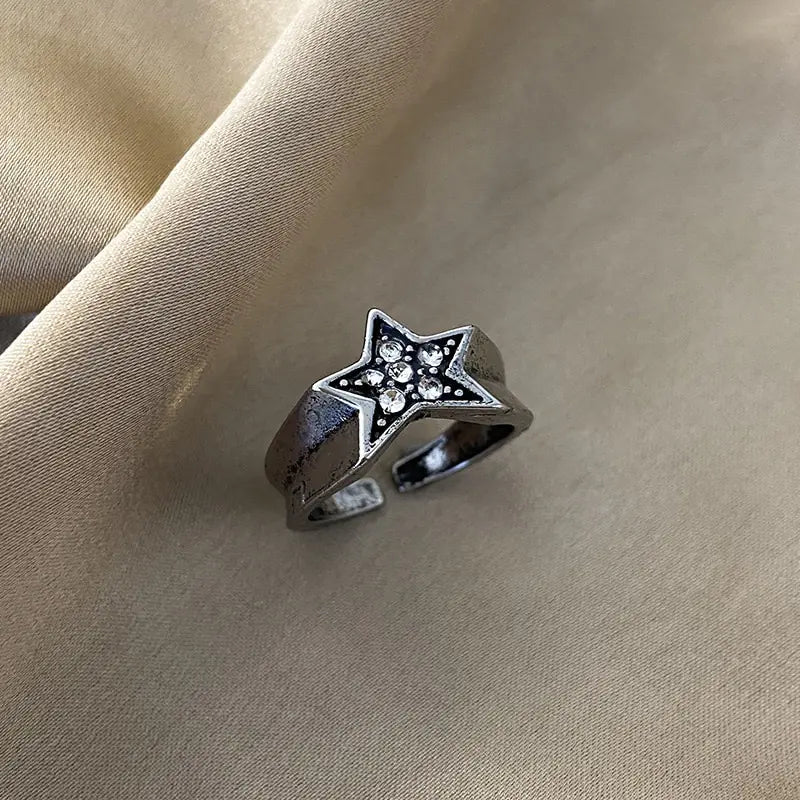 Anillo de pentagrama en forma de estrella