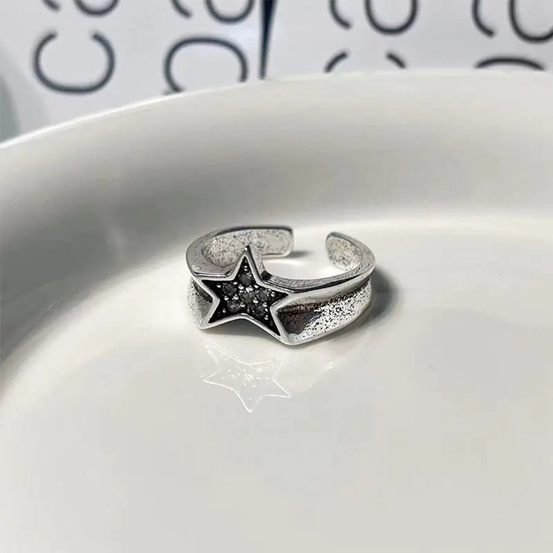 Anillo de pentagrama en forma de estrella